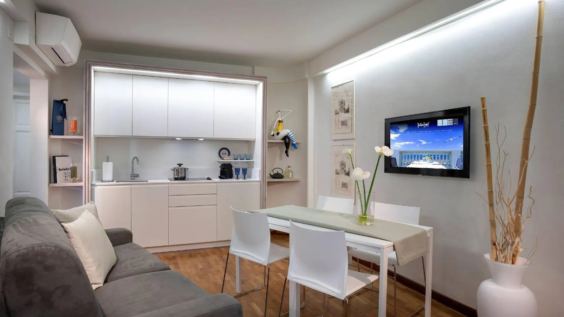 Butterfly With Beach & Breakfast Included Viareggio